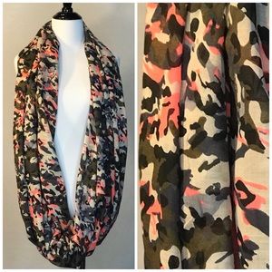 Papaya Living ~ Camouflage Infinity Scarf